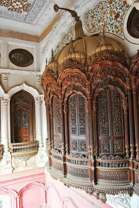 Chiniot Furniture Market and Umar Hayat Mahal Chiniot