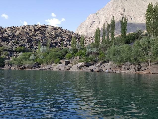 Upper Kachura Lake
