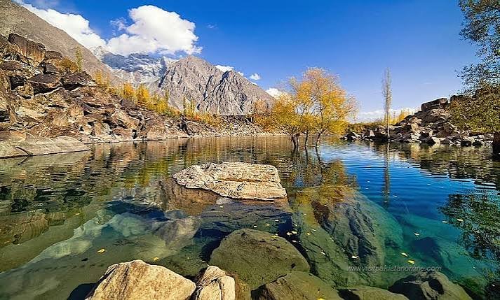 Upper Kachura Lake