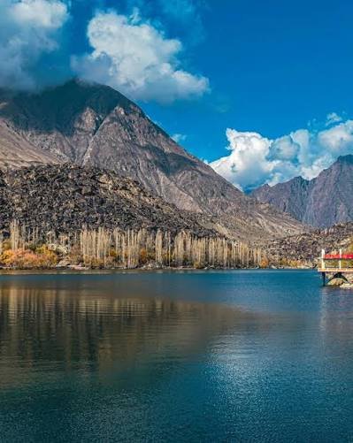 Upper Kachura Lake