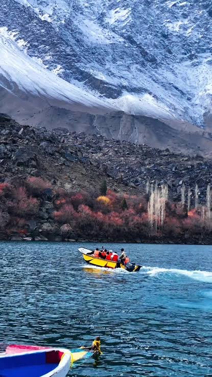 Upper Kachura Lake