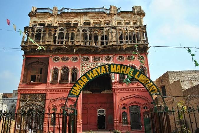 Chiniot Furniture Market and Umar Hayat Mahal Chiniot