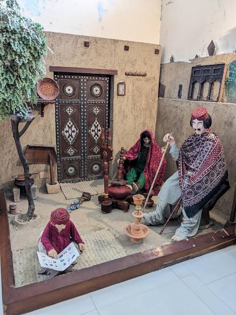 as an expert travelguider is k hisab sy most updated material , kuch extra , add the best route map in the best part of ss , and some extra travel info , make this page as the best hot page that must