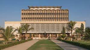 as an expert travelguider is k hisab sy most updated material , kuch extra , add the best route map in the best part of ss , and some extra travel info , make this page as the best hot page that must