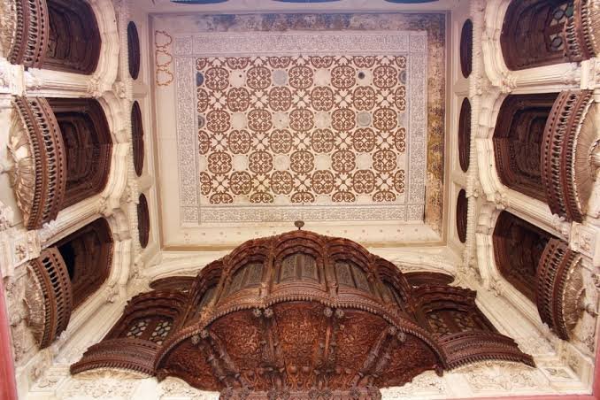 Chiniot Furniture Market and Umar Hayat Mahal Chiniot