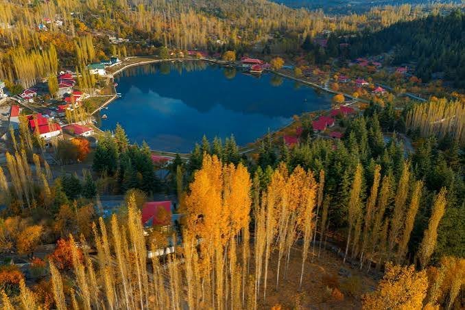 Upper Kachura Lake